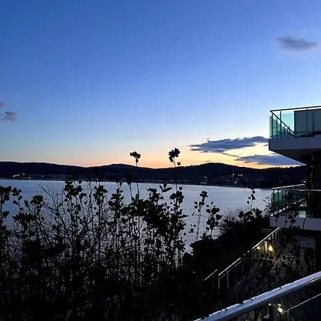 Panorama Bay-serenity Haven Apartament *